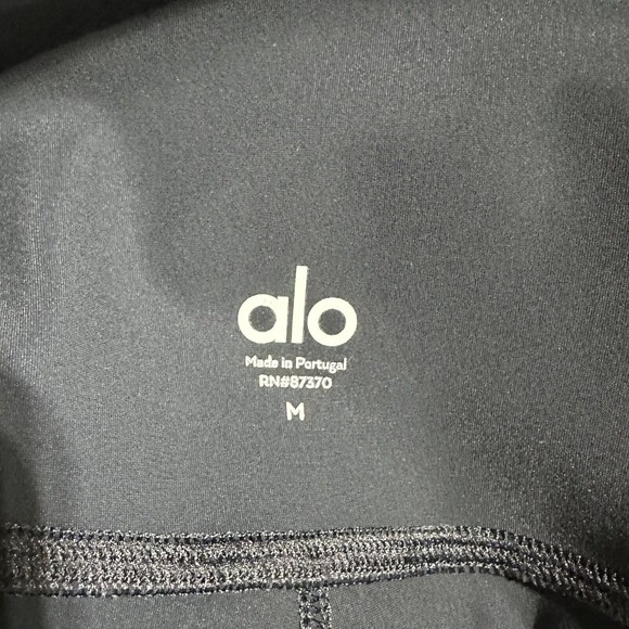 ALO Yoga High Waisted Ripped Warrior Black Leggings Women’s Size M Medium - Picture 6 of 13